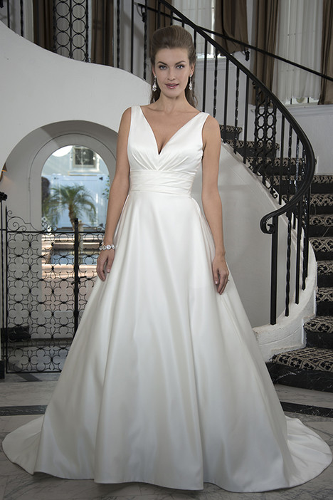 Discontinued Venus Wedding Dresses