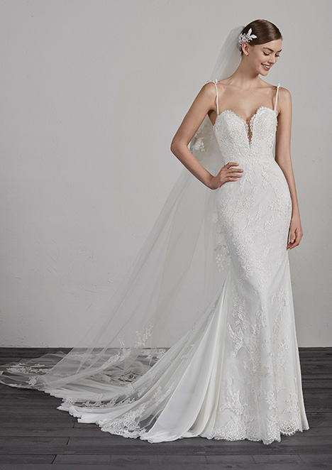 Pronovias strapless 2024 lace wedding dress