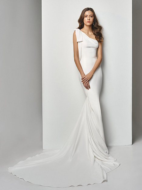 BT19 06 Wedding Dress by Enzoani Beautiful Bridal The Dressfinder Canada